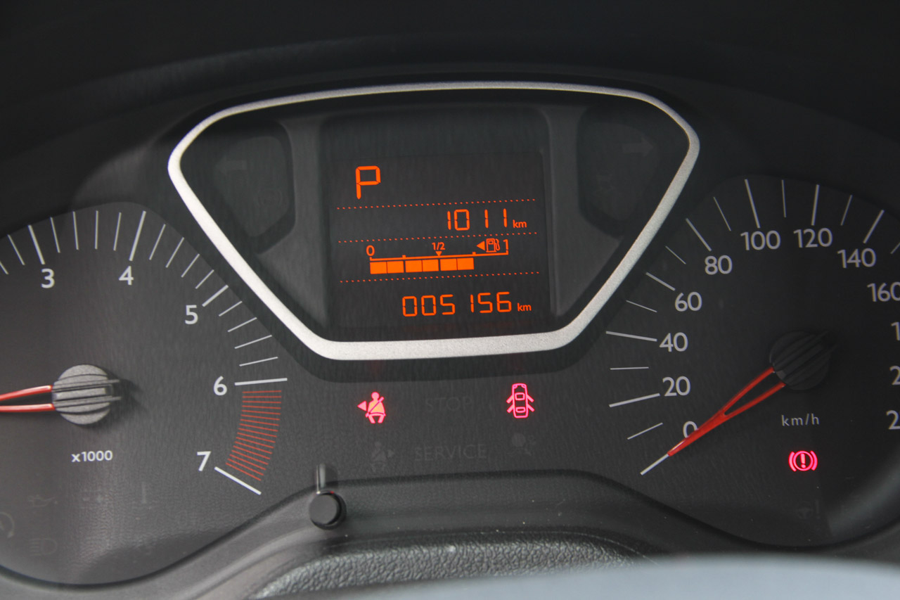 2016款全新爱丽舍1.6L自动舒适型