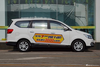 2016款宝骏730 1.8L AMT智能手动7座豪华型 7座