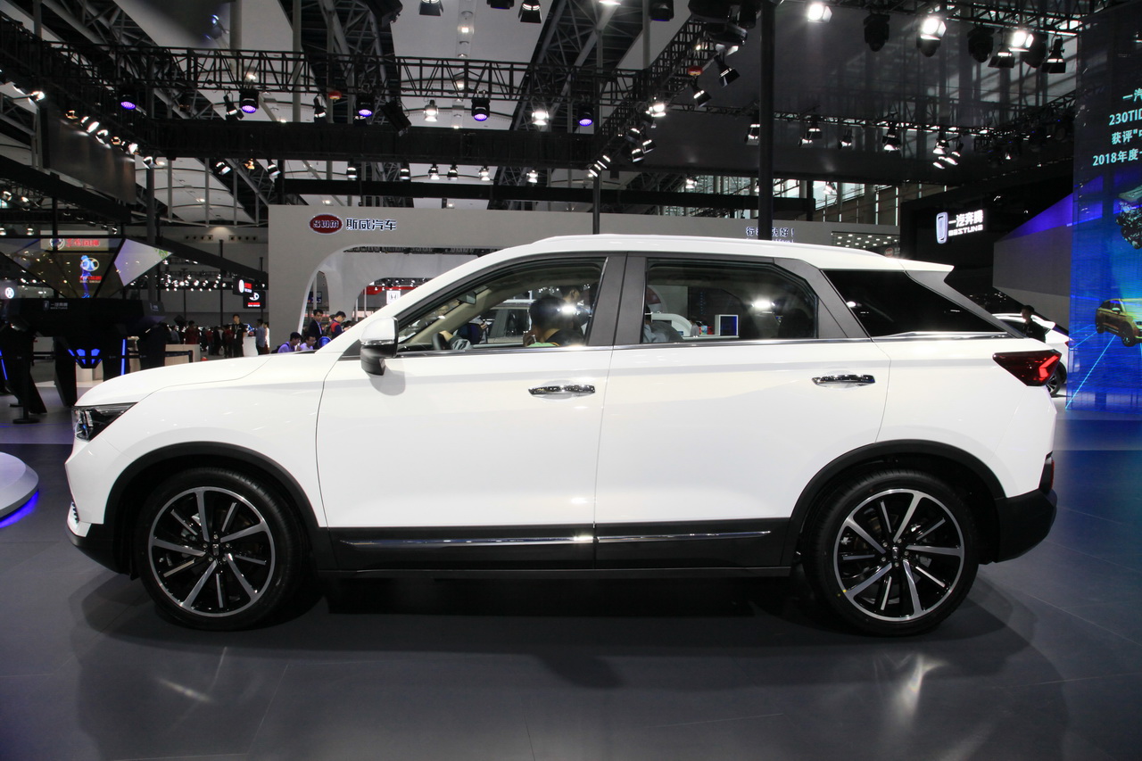 2018广州车展实拍：奔腾T77