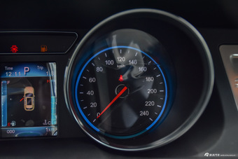 2016款众泰T600 2.0T自动豪华型运动版