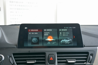 2018款宝马1系120i自动设计套装型