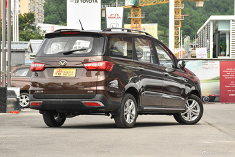 2016款北汽幻速H3F 1.5L手动尊贵型7座