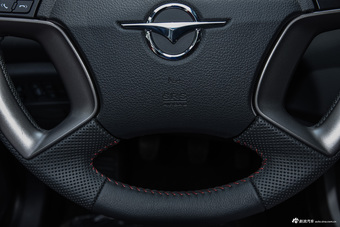 2015款海马S5 1.5T手动智能豪华型运动版