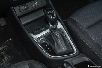 2017款悦动1.6L自动悦值版GLS