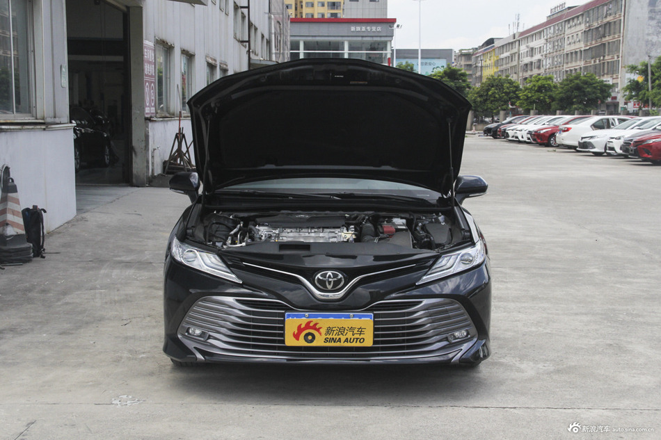 2018款凯美瑞2.0G自动豪华版