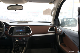 2018款领主2.5T手动柴油大双两驱豪华型