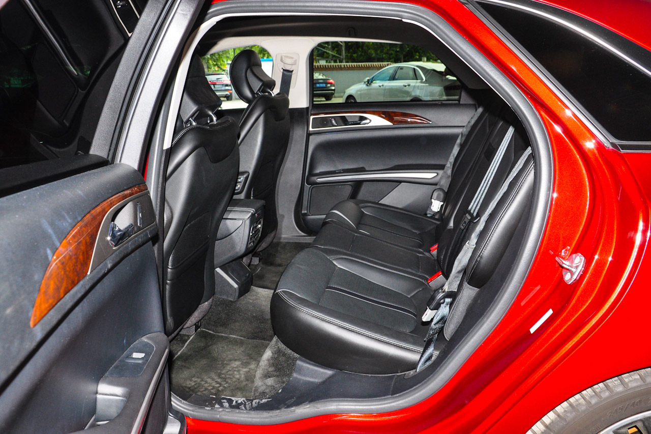 2016款林肯MKZ 2.0T自动尊耀版