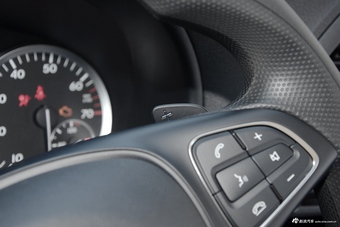 2016款奔驰威霆2.0T自动精英版 太空银