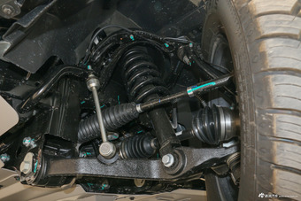 2018款北京BJ40 PLUS 2.3T自动四驱尊享版