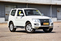 2016款帕杰罗三门版3.8L V6 GLS中东版