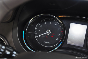 2016款五菱宏光S1 1.5L手动尊享型 大地棕