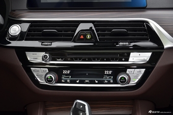 2019款宝马5系新能源 530Le 2.0T自动豪华套装