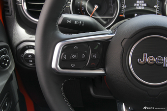 2018款牧马人2.0T自动四门撒哈拉版