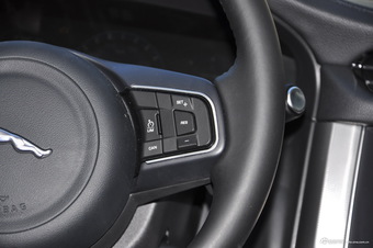 2017款捷豹XFL 2.0T自动240PS奢华版