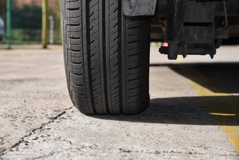 2015款北汽幻速H2 1.5L手动舒适型