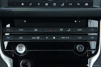 2017款捷豹XFL 2.0T自动240PS尊享版