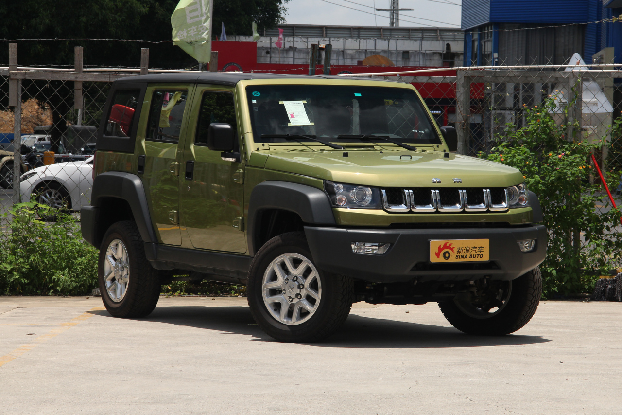 2016款北京BJ40L 2.3T自动两驱尊贵版