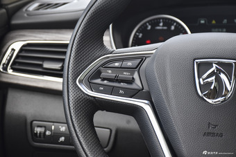 2017款宝骏730 1.5T自动风尚型7座