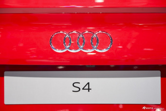 奥迪S4