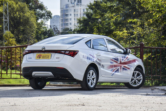 2016款名爵锐行1.5L自动风尚版