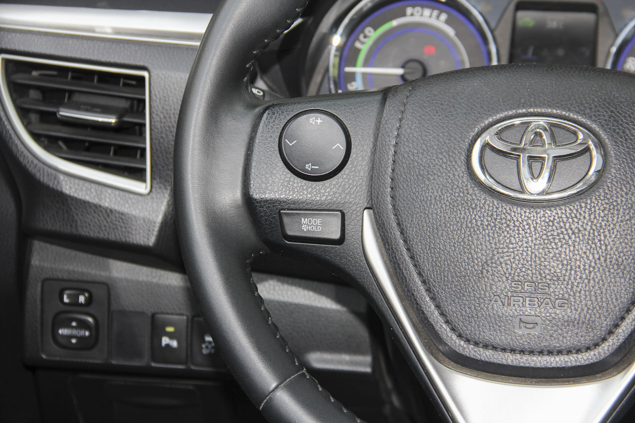 2016款卡罗拉双擎1.8L自动豪华版 蓝色