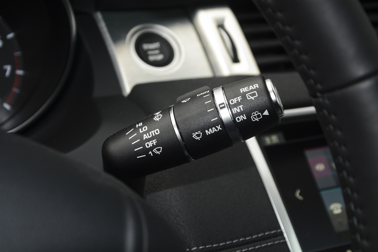 2018款揽胜极光2.0T自动智锐版240PS