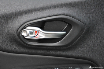 2017款自由光2.4L自动领先版智能包