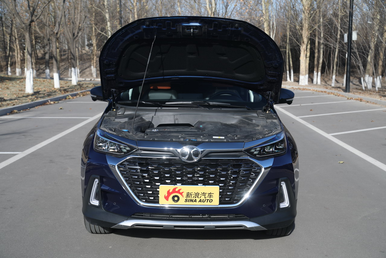 2018款北汽绅宝智行1.5T自动智领版