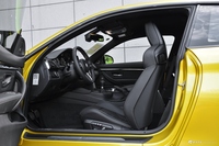 2017款宝马M4手动双门轿跑车