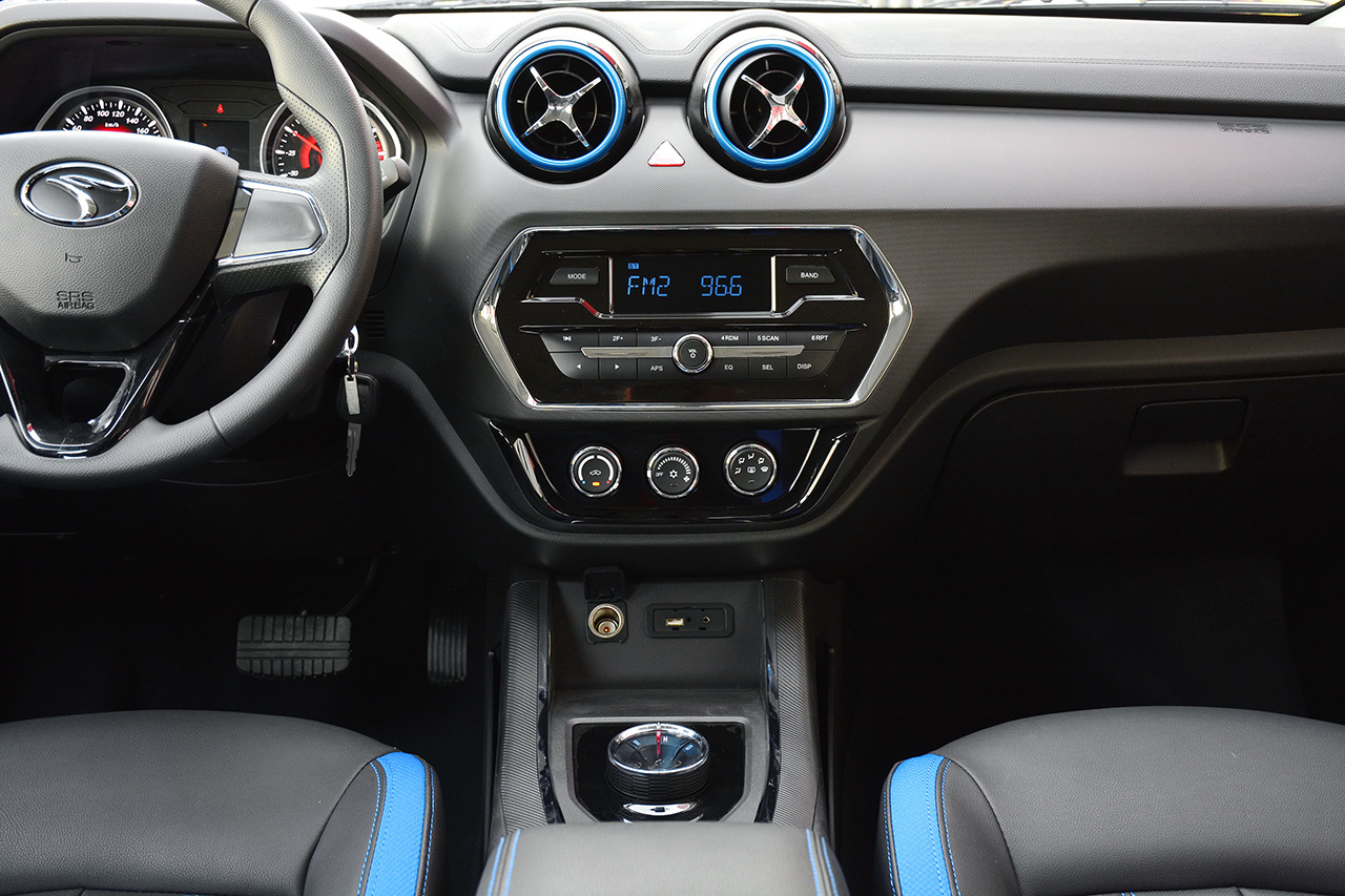 2018款东南DX3 EV400 豪华版