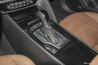 2017款君威2.0T自动尊享型28T