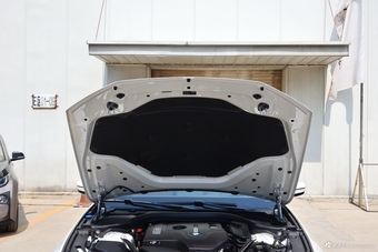 2018款宝马5系2.0T自动530Li尊享型 M运动套装