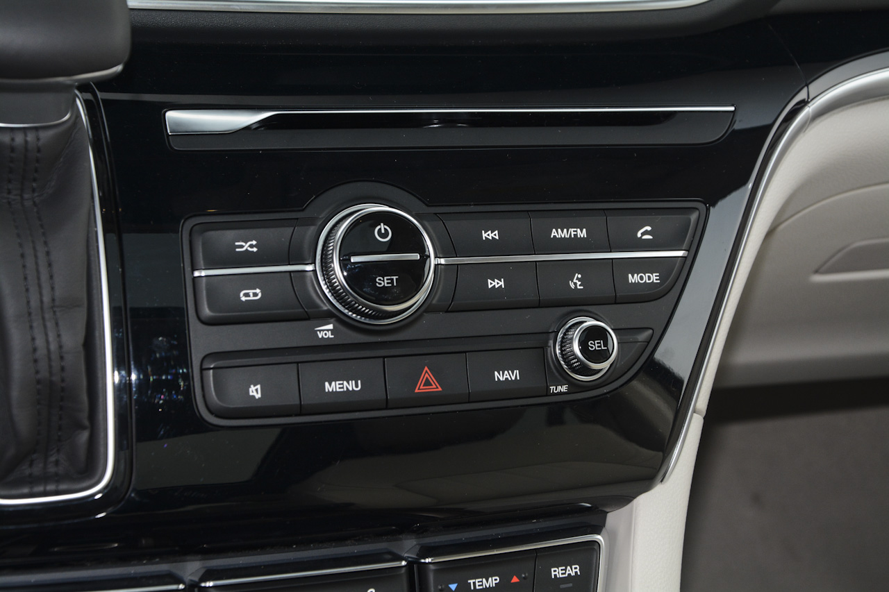 2018款传祺GM8自动320T尊贵版