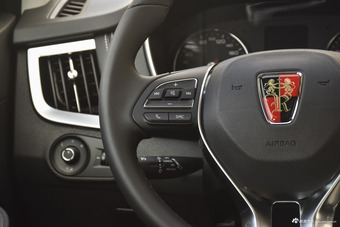 2018款荣威RX5 1.5T 20T自动两驱旗舰版