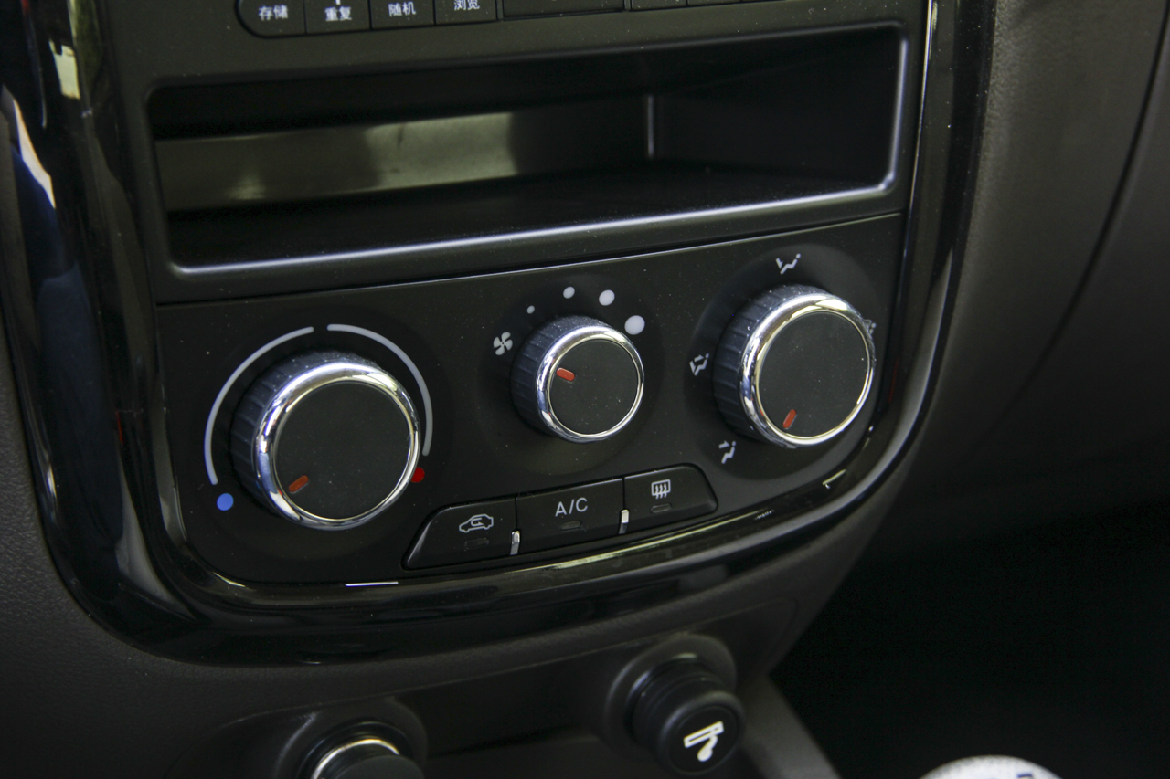 2016款五菱荣光V 1.5L手动标准型