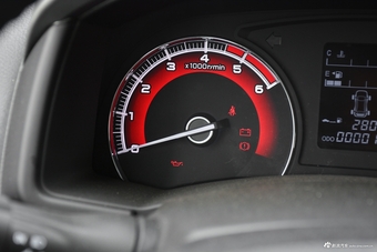 2018款铃拓2.5T手动四驱豪华款JE4D25Q5A