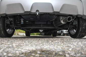 2016款昌河Q25 1.5L手动乐趣版 炫酷白