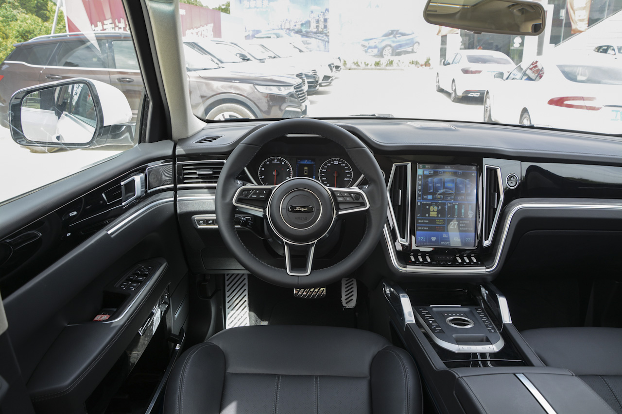  2018款众泰T800 2.0T自动尊享智联型7座