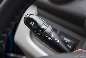 2013款奥拓1.0L手动豪华型 海沙蓝