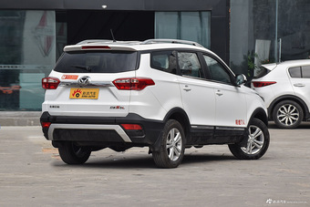 2016款北汽幻速S3L 1.5L手动尊贵型