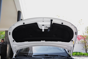 2017款标致5008 1.8T自动380THP豪华GT版