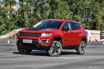 2017款指南者2.4L自动 200TS高性能四驱版