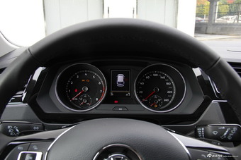 2017款途观L 1.8T自动两驱舒适版330TSI