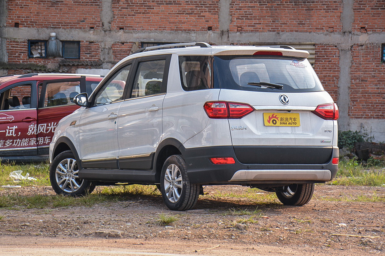 2016款风光370 1.5L手动豪华型7座