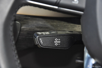 2016款奥迪Q7 3.0T自动45TFS S-Line运动型