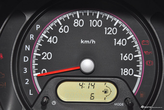 2013款奥拓1.0L自动豪华型