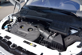 2016款揽胜极光2.0T自动PURE 风尚版