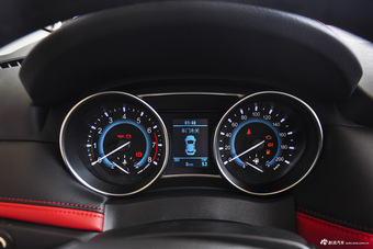 2016款哈弗H1 1.5L手动豪华型蓝标改款 爵仕红