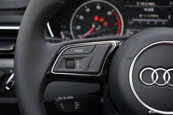 2017款奥迪A4L Plus 2.0T自动40TFSI进取型