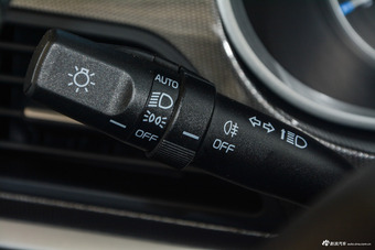 2017款吉利帝豪1.5L手动三厢百万款时尚型